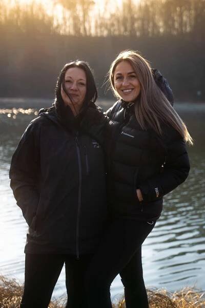 Vlevo Michaela Krausová-Brožková, vpravo Šárka Vlachovská