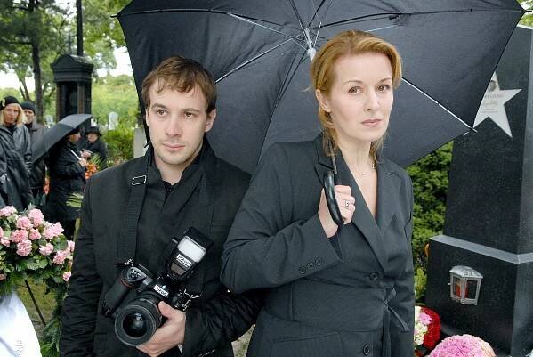 Polly Adler - Die Asche ihrer Mutter - Z filmu - Florian Teichtmeister, Petra Morzé