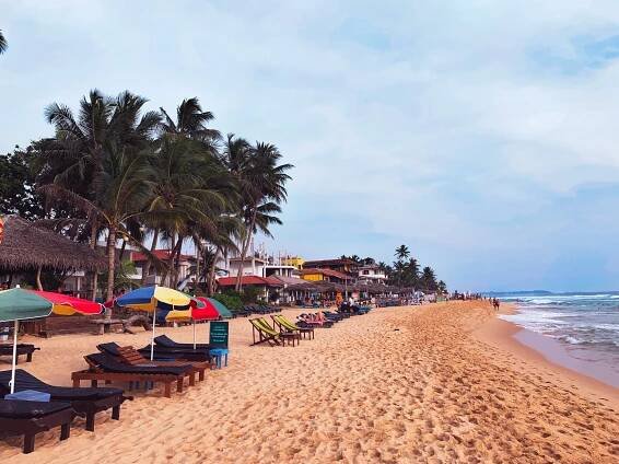hikkaduwa-beach-sunset