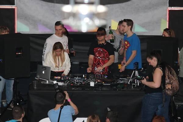 OBRAZEM: DJ Lucca ve slánském Grandu