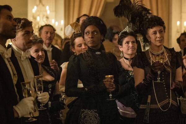 Enola Holmes 2 se blíží. V pokračování se objeví hvězdy z Harryho Pottera i Bridgertonových - Netflixer