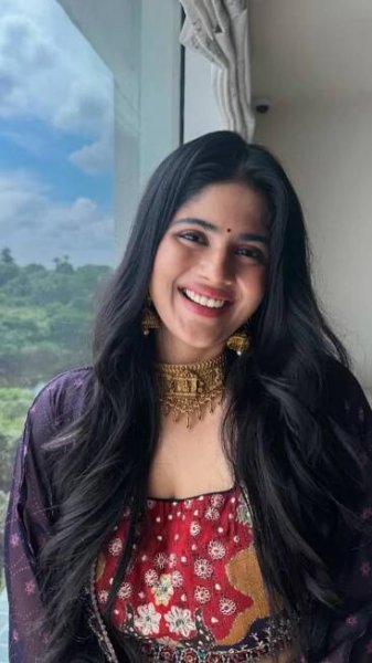 Attractive looks of Megha Akash