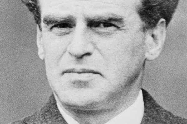 Rudolf Slánský před senátem státního soudu v Praze. Ve dnech 20. až 27. listopadu 1952 se konal proces s vedením protistátního spikleneckého centra v čele s Rudolfem Slánským | foto: autor neznámý,  ČTK