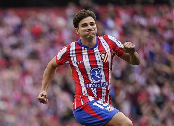 Atletico Madrid's Julian Alvarez celebrating a goal.
