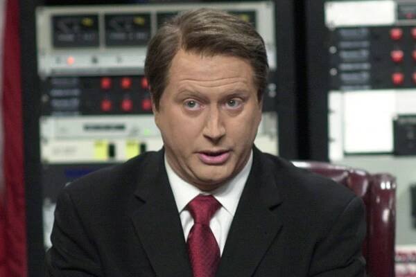 Darrell Hammond says half the time he ended Saturday Night Live episodes thinking he'd disgraced himself
