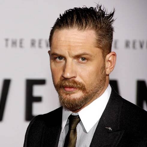 The Modern Cowlick Hairstyle: Natural and Trendy