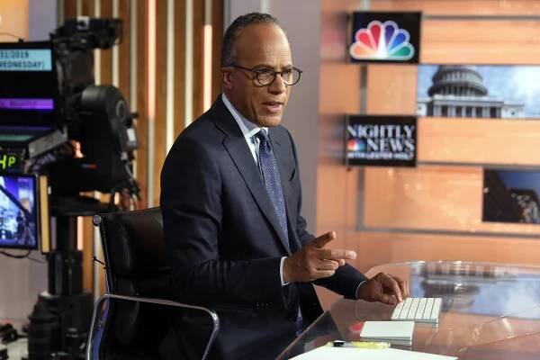 lester holt at the anchor desk