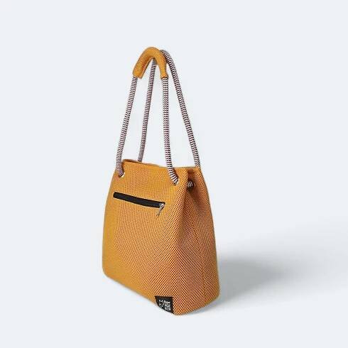 Bolso Kraft en 3D amarillo miel cuerda jaspe rojo
