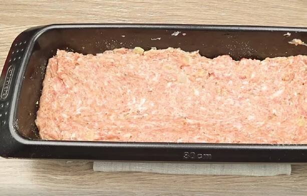 Meatloaf-cu-ardei-si-branza-4