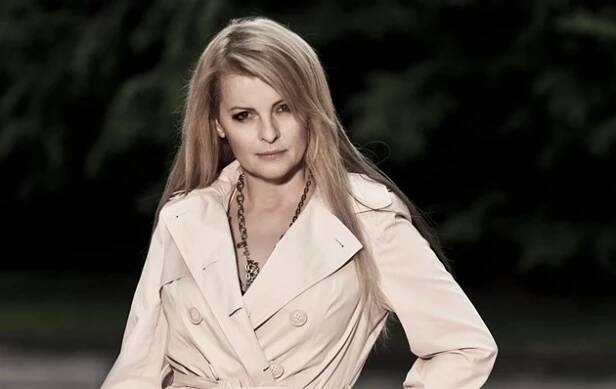 Iveta Bartošová má zlomený klíček v rameni, musí na operaci