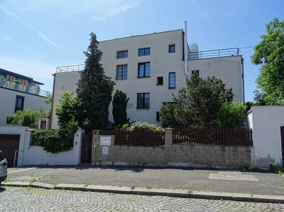 Soubor:Lampl und Fuchs Na Výsluní 8 - 10, Praha - Strašnice.jpg – Wikipedie