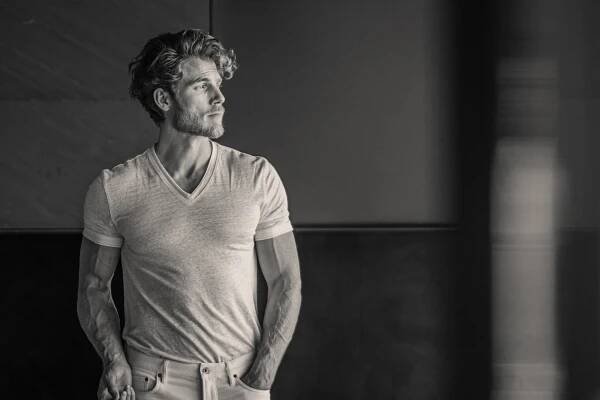 Travis Van Winkle // 📸 : Yves Bright