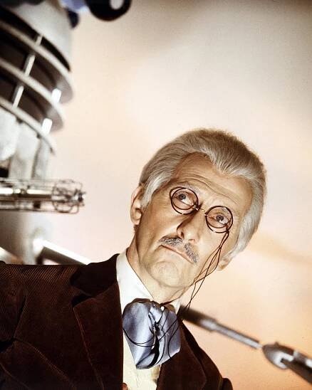 Pán času: Invaze Daleků na Zemi roku 2150 - Promo - Peter Cushing