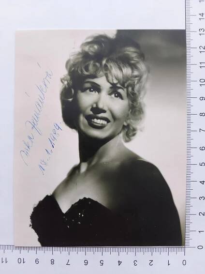 Inka Zemánková - autogram - originální podpis na fotografii