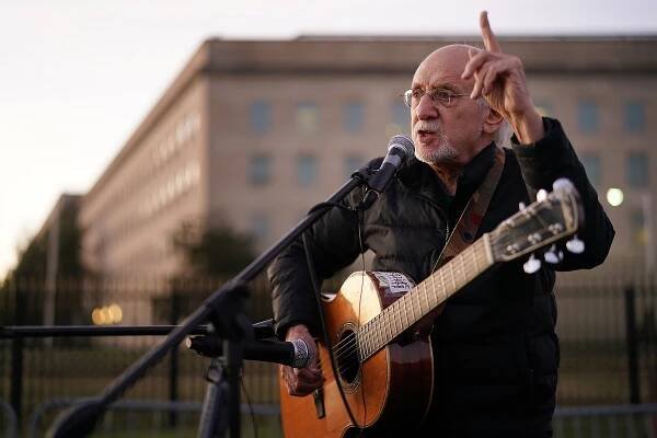 Peter Yarrow of folk-music trio Peter, Paul and Mary dies at 86