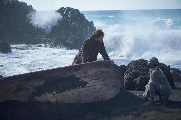 Cold Skin - Z filmu - David Oakes, Aura Garrido