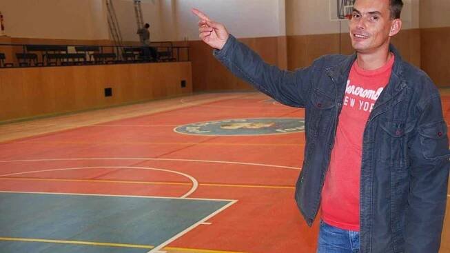 Rozsáhlá rekonstrukce sportovní haly finišuje