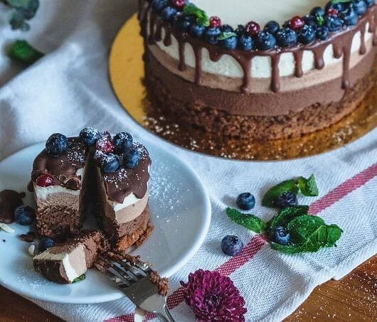 How To Not Fall Victim To Overindulgence This Christmas