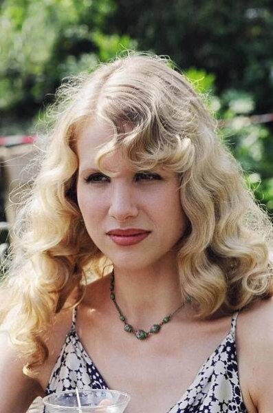 BEING JULIA, Lucy Punch, 2004, (c) Sony Pictures Classics