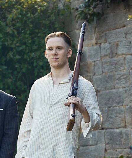 FOTO: Joe Cole ve své poslední epizodě Peaky Blinders. – stránka 35