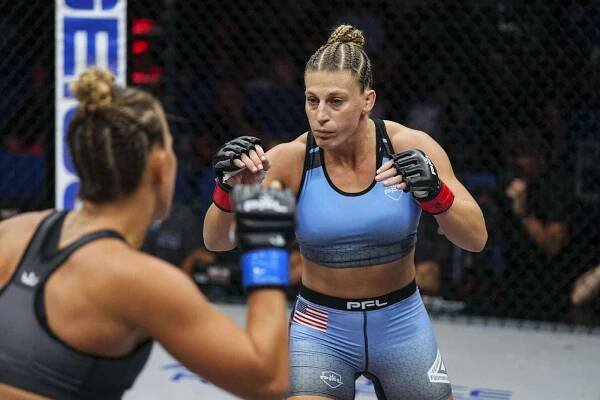 Plzeňská zápasnice MMA Martina Jindrová nestačila v semifinále turnaje profesionální organizace PFL na dvojnásobnou olympijskou vítězku Kaylu Harrisonovou.