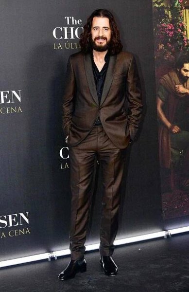 Jonathan Roumie during the premiere of 'The Chosen: The Last Supper' at the Callao cinema on March 25, 2025, in Madrid, Spain. The Spanish capital will become the new epicenter of the global phenomenon of the series, whose event will be broadcast live around the world.