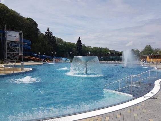 Další východočeská koupaliště zahajují sezónu, Trutnov, Náchod i Lodín
