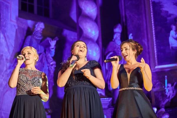 Benefiční koncert muzikálových a filmových písní v kostele pomohl dobré věci