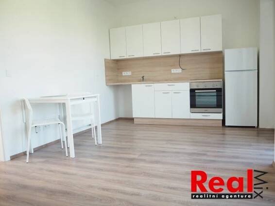 Pronájem, byt 1+kk, CP 30m2 + balkón 5m2, vč. parkování, ul. Moravanská, Brno - Přízřenice | REALmix s.r.o. - realitní kancelář
