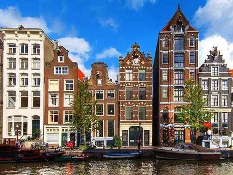 Typicky holandská architektura v Amsterdamu