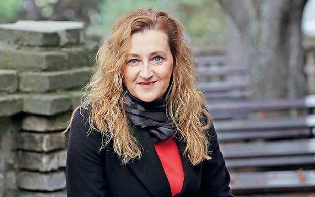 Galerie: Lítáme ode zdi ke zdi. Moderátorka Daniela Drtinová nejen o své knize - Galerie - Echo24.cz