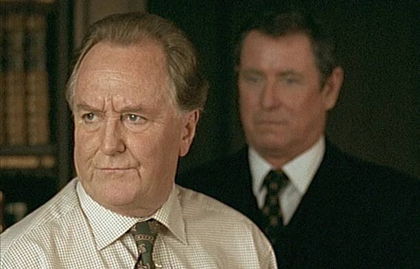 Vraždy v Midsomeru - Jedenáctka mrtvého muže - Z filmu - Robert Hardy, John Nettles