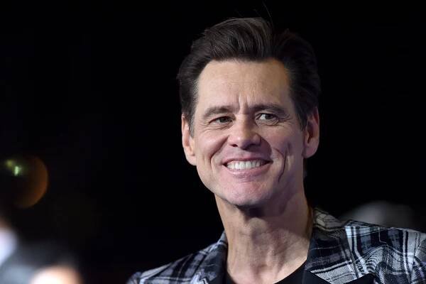 Jim Carrey Drops Price of His Longtime LA Home to $26.5 Million