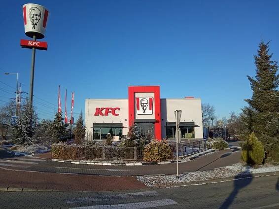 Soubor:Praha Trebonice Sarska 7 KFC.jpg – Wikipedie