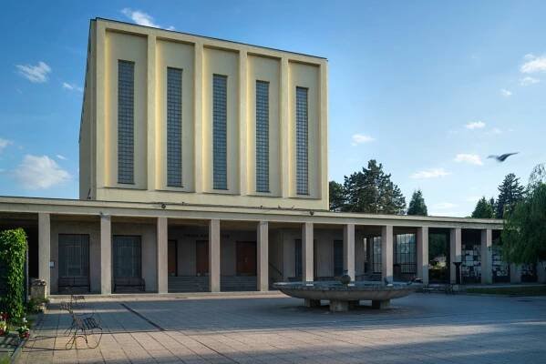 Krematorium Strašnice | Hřbitovy a pohřební služby Praha