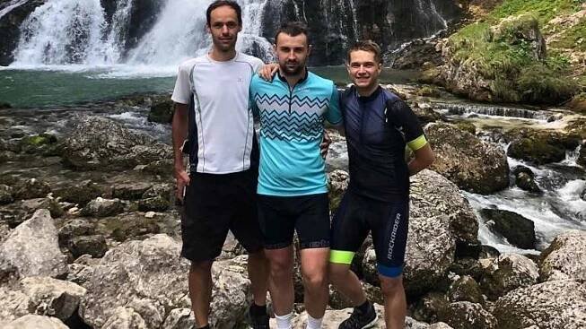Trojice nadšenců - Ondřej Martínek, Lukáš Hruška a Martin Tůma - vyrazila na kolech z Poděbrad do Itálie