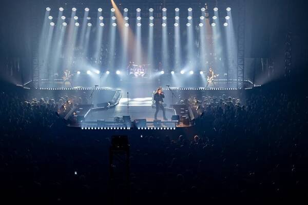 VIDEO, FOTO: Po čertech velkej koncert Kabátů doslova rozohnil libereckou arénu