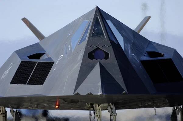 Nebeského rejnoka USA tajily celá léta. Neviditelný letoun změnil způsob boje