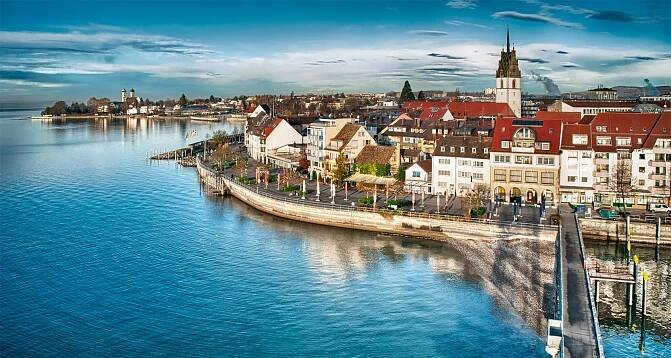 Panorama Friedrichshafenu z leteckého pohledu