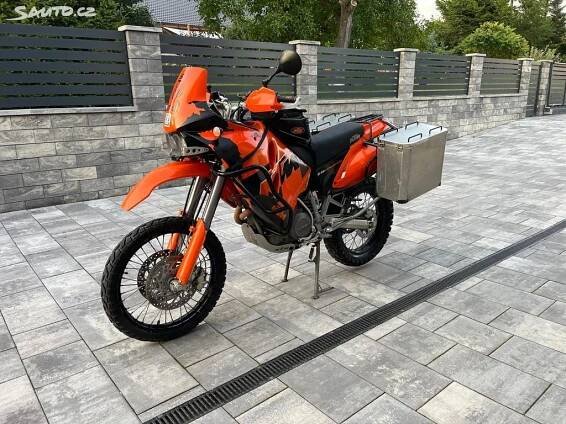 KTM 640 Adventure KUFRY, BRAŠNA, AKRAPOVIČ