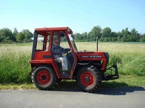 Prodám traktor AGROZET TRAC MT8 050 - Rok výroby 1990, zachovalý - najeto 262 mth. K traktoru lze přikoupit další - agroBAZAR