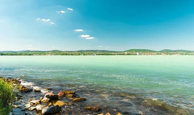 Parádní dovolená u Balatonu: 4* wellness hotel s polopenzí a vlastní pláží, 2 děti do 6,9 let zdarma