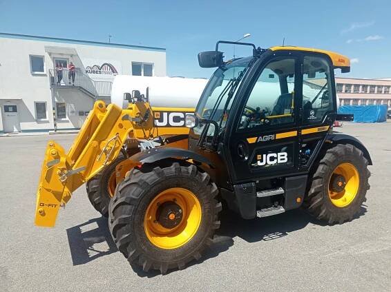 Teleskopický manipulátor JCB 532-60 AGRI Stage V - Fast agri s.r.o.