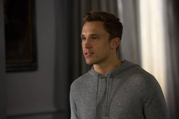 Královská rodina - To Show My Duty in Your Coronation - Z filmu - William Moseley