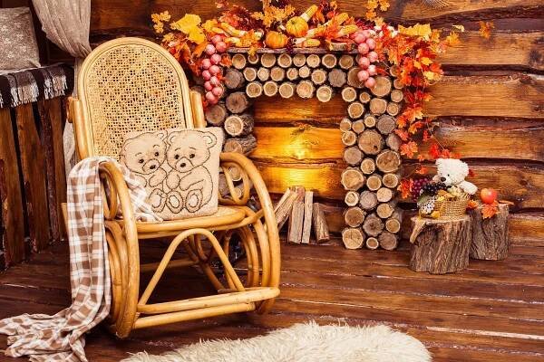 Relaxační koutek s podzimními dekoracemi (Foto: Shutterstock)