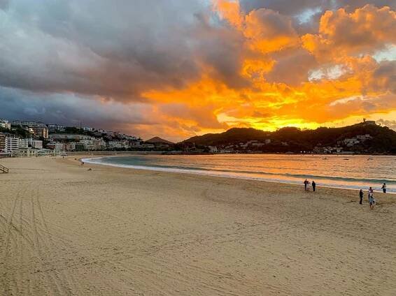 La Concha Playa at sunset in San Sebastian