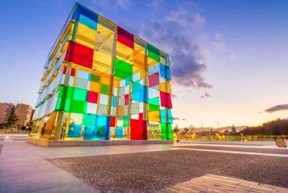 V Málaze se nachází jediné Centre Pompidou zřízené mimo území Francie