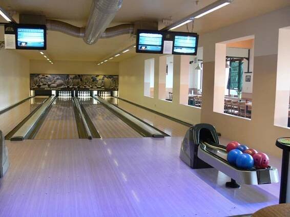 Bowling Scandal B B Valašské Meziříčí | Apetee