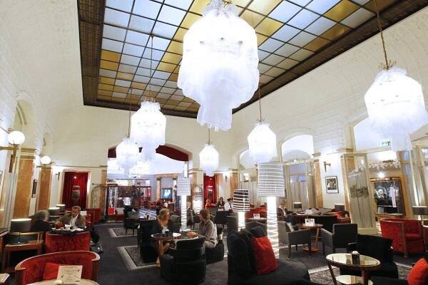 Luxus s nádechem historie. Noc v hotelu vyjde až na půl milionu korun, dříve tu tvořil i James Joyce