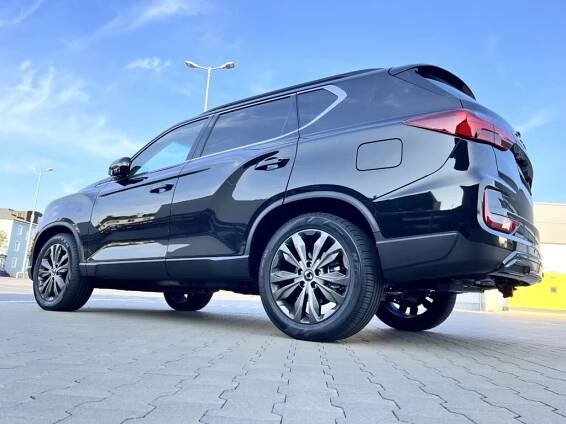SsangYong Rexton Premium: Sebevědomý král silnic s novou tváří má rozum a styl na rozdávání! - Facestar